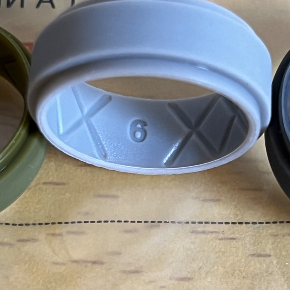 EGNARO Silicone Rings (Size 6) - Picture 6 of 6